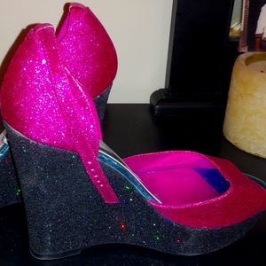 Fioni Night. Size 9 sparkly shoe